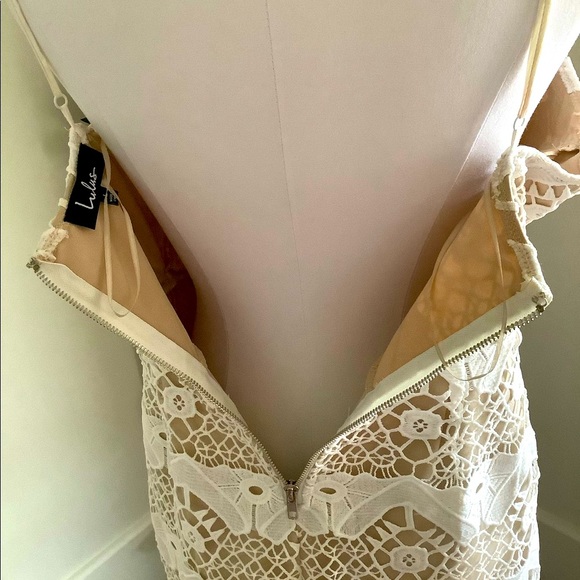 Beautiful White Crochet Lace Dress - Picture 13 of 15